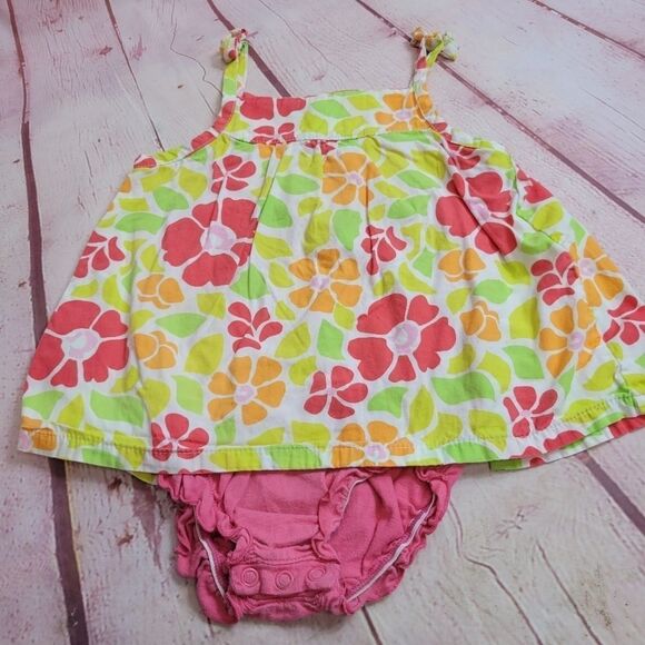 Carter's floral romper 18 months - Picture 1 of 3